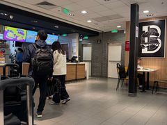 -麦当劳(上海虹桥站30B检票口楼上)