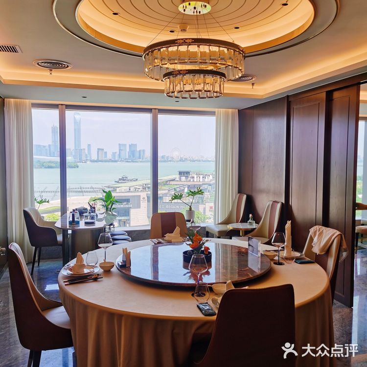 360度全湖景视觉粤菜馆｜悦膳坊