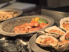 -广州万富希尔顿酒店·感趣自助餐厅·金秋蟹宴生蚝海鲜刺身