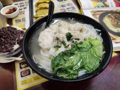 鲜肉云吞米粉-民信老铺(东方广场店)