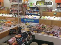 零售区-来伊份(曹安公路三店)