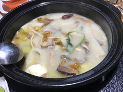 -洪氏嗨捞·广东猪肚鸡·椰子鸡火锅(西咸万象城店)