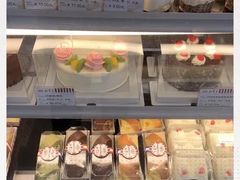 -红宝石·鲜奶小方·海派西点房(四平店)