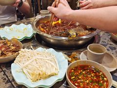 -肖肖酸萝卜鱼火锅(总店)