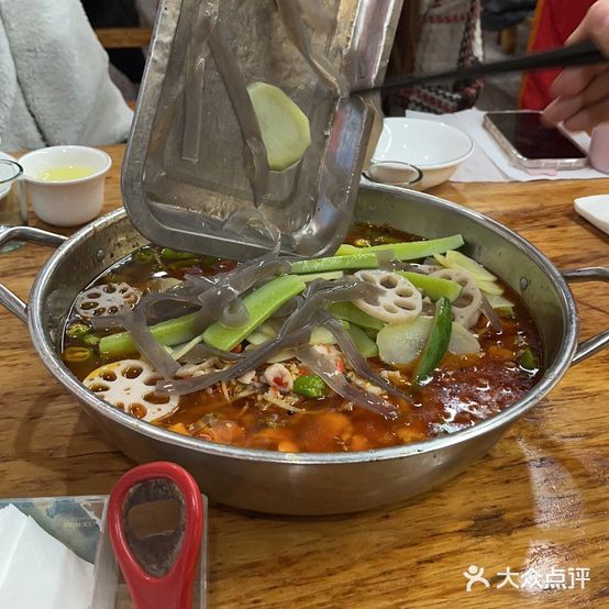 自贡椒骄仔姜鲜锅兔(北京华联店)