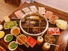 -邓莽子老火锅(中兴路总店)