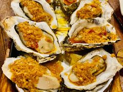 蒜茸烧生蚝-老东镇啤酒屋海鲜加工·蒸汽海鲜·海鲜烧烤(台东店)