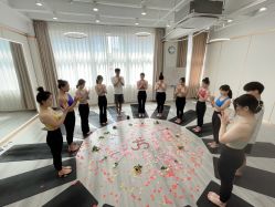 -亚太瑜伽普拉提学院