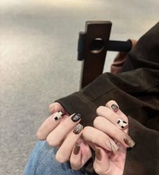 -赢韵美甲美睫瑞士净斑中心