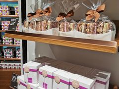 面包甜点陈列柜-Laderach 莱德拉(上海环贸iapm店)