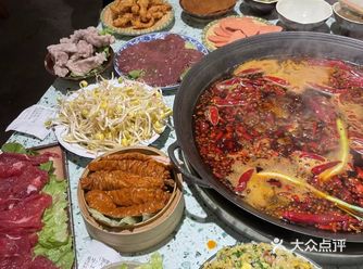 他们使用的是重庆传统火锅底料，味道真的很正宗