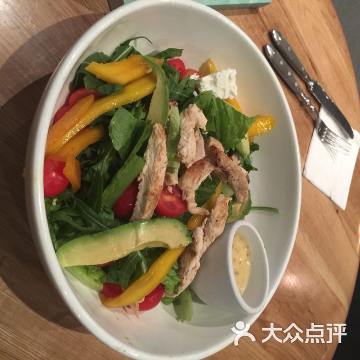 wagas沃歌斯(尚街店)鸡肉芒果牛油果色拉图片 - 第1张