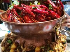 -沪小二炭火蛙锅(淮海中路美食不夜城店)