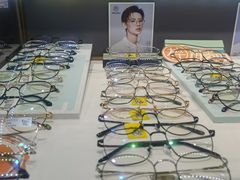 -宏宇眼镜蔡司依视路折扣店(兆佳眼镜城店)