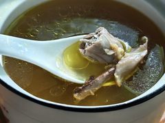 墨鱼炖鸡-玉滋補
