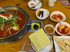-喇喇排骨火锅·传统韩式脊骨汤(望京西园总店)