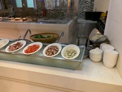自助取餐区-海口绿发希尔顿酒店-田园汇自助餐·三文鱼·海鲜