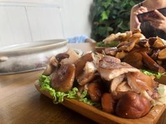 -云朵小院·石锅鱼·野生菌餐厅(蒗放店)