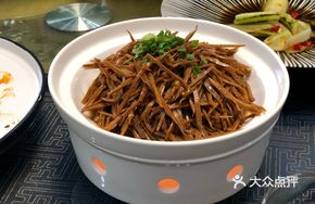 Salted Pig's Trotter and Bamboo Shoot Stew