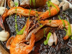 传统西班牙墨鱼汁海鲜饭-BROWNSTONE布朗石西班牙餐厅(深圳湾店)