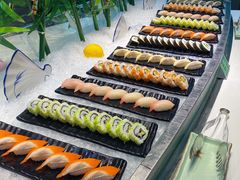 -亚洲国际大酒店·云顶阁旋转自助餐厅