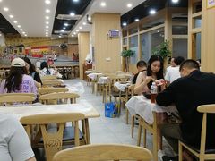 大堂-江城燕子大排档(江汉路步行街店)