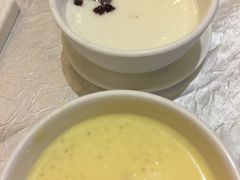 红豆双皮奶+椰汁西米露-东方之珠海鲜酒楼(南开店)