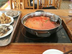 -苗伯妈酸汤火锅