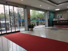 -上海大学附属上海和平眼科医院