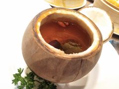 原只椰子炖竹丝鸡汤-海口万豪中餐厅·粤菜·海南菜· 平价海鲜·茶点· KTV包房