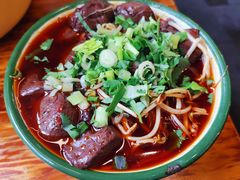 -拈签一笑黄牛肉辣卤串串