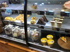 面包甜点陈列柜-BROAD面包路·欧式面包(龙湖时代C馆店)