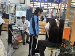 -豪门视光·星趣控·蔡司依视路眼镜代理商(中央大街店)