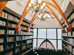 -钟书阁(松江泰晤士小镇店)