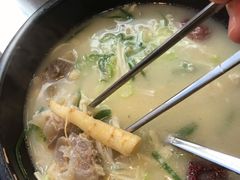 牛膝軟骨湯-神仙雪浓汤(明洞店)