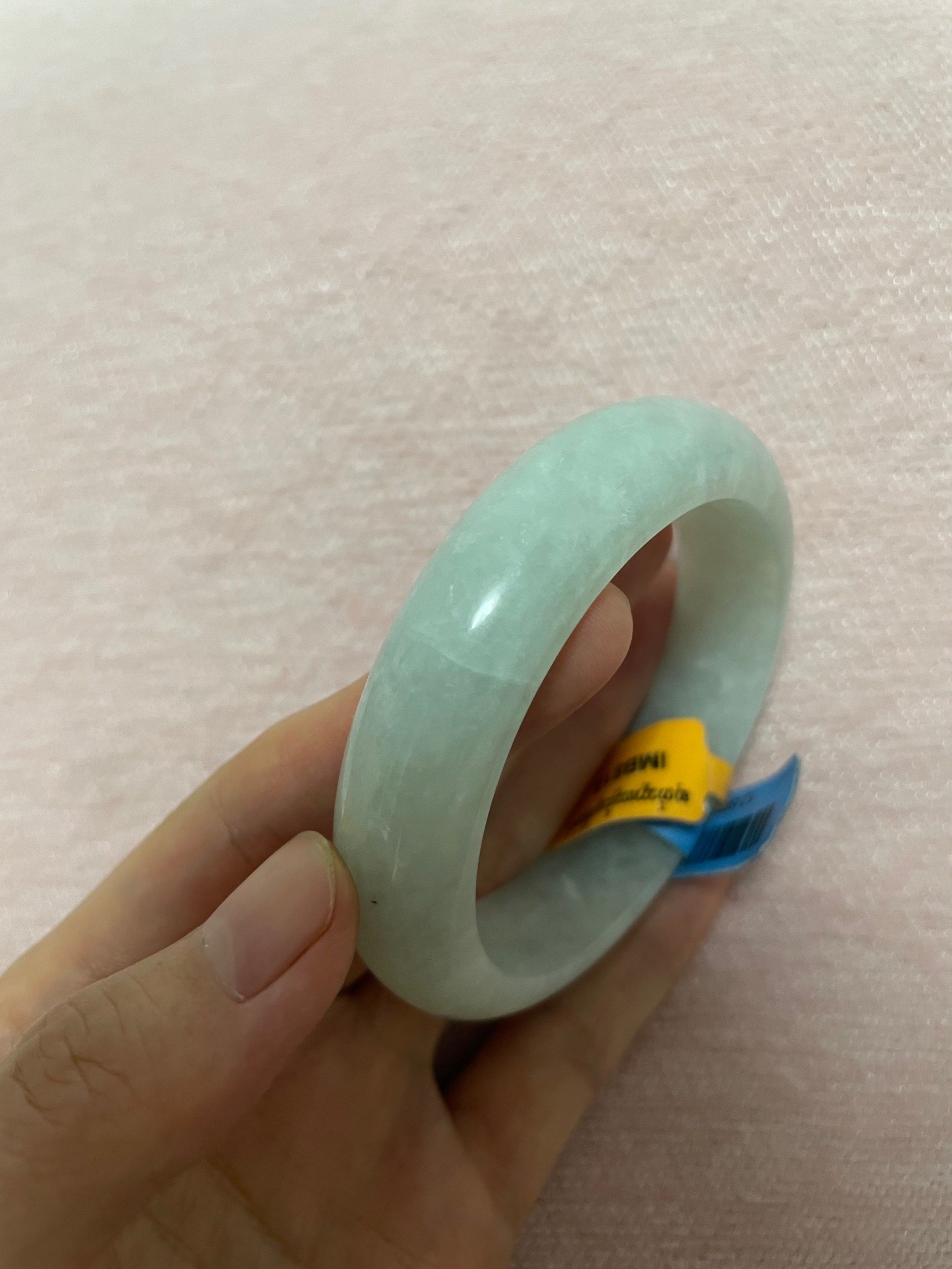 出游志买到有纹裂的翡翠手镯,很失望很失