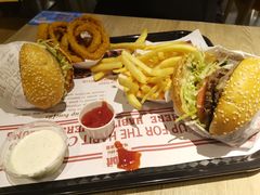 -The Habit Burger Grill 哈比特汉堡(复兴soho店)
