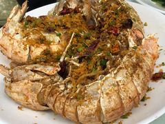 -三亚火车头万人海鲜广场