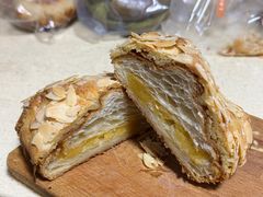 杏仁可颂-LANLIZI BAKERY(COSMO店)