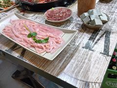 -渝嘴小老弟老火锅(华新村店)
