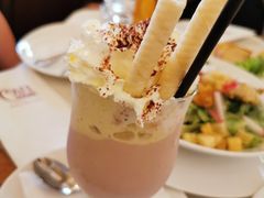 草莓奶昔-中央咖啡馆