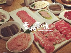 小天鹅(洪崖洞店)-小天鹅火锅·一线江景洪鼎旗舰店(洪崖洞店)