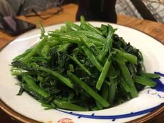 -琥珀老六龙虾(四里河店)