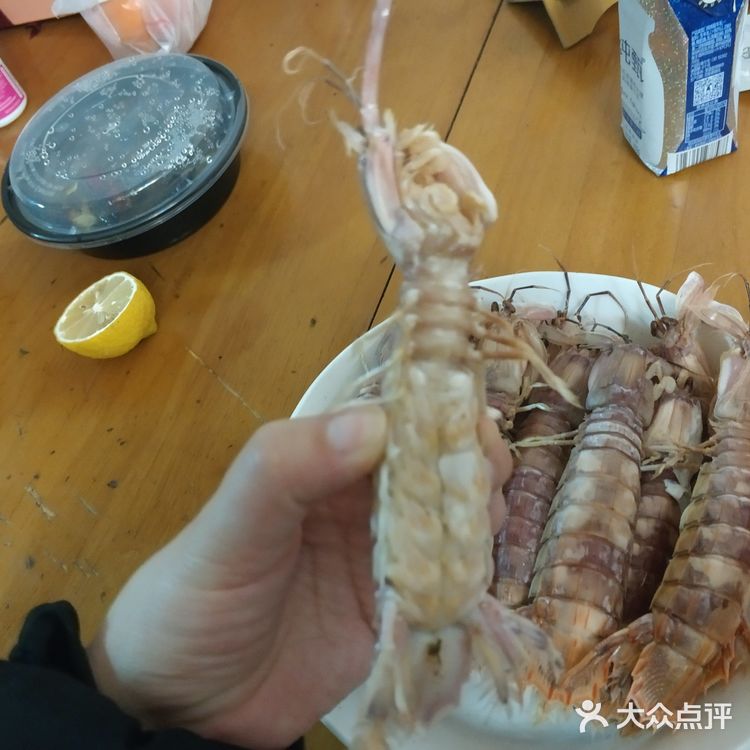 皮皮虾60多块一斤，然后就是已斤多要70块钱