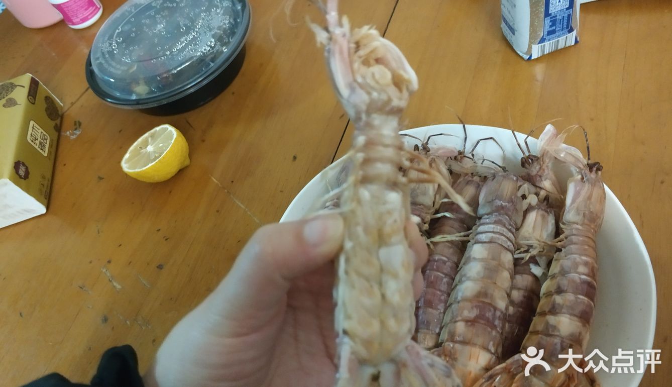 皮皮虾60多块一斤，然后就是已斤多要70块钱