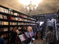 -钟书阁(松江泰晤士小镇店)