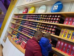 -m豆巧克力世界(上海世茂广场店)