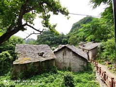 -高荡千年布依古寨旅游景区