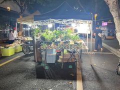-吴山路夜市