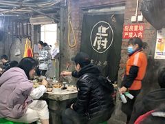 等位区-渝味黄姐火锅(黄泥村店)
